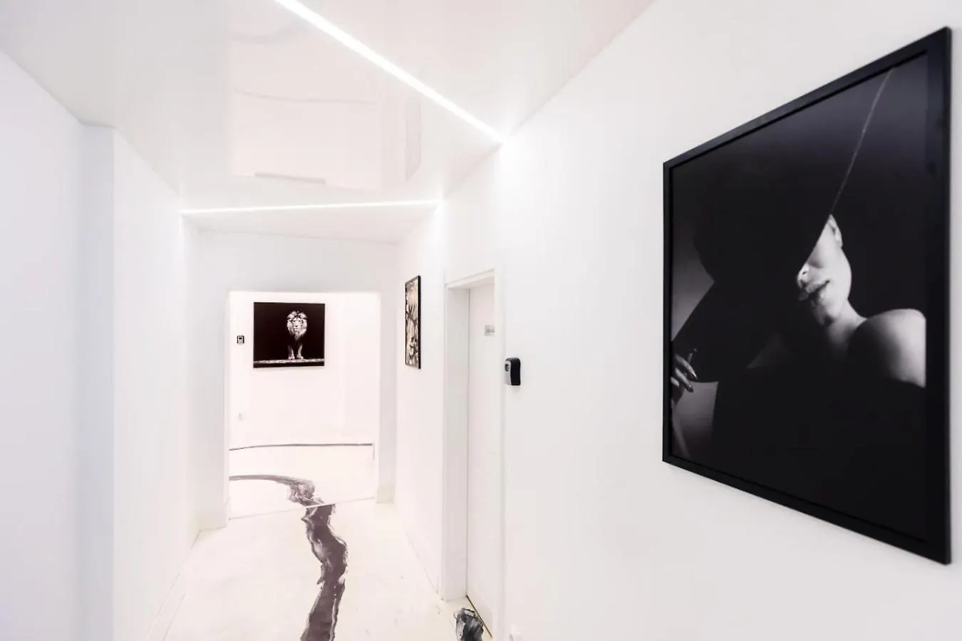 Bucharest Studios Roma Room 0*,